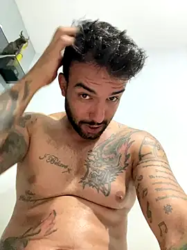 Snapshot of Volteikkkkk chatting on 12/20/25, 12:57 Volteikkkkk online show from 12/20/25, 12:57