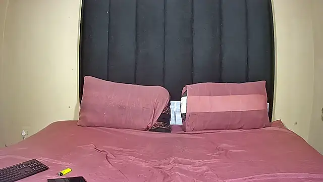 DesiredQueen27 online show from 02/18/26, 03:30