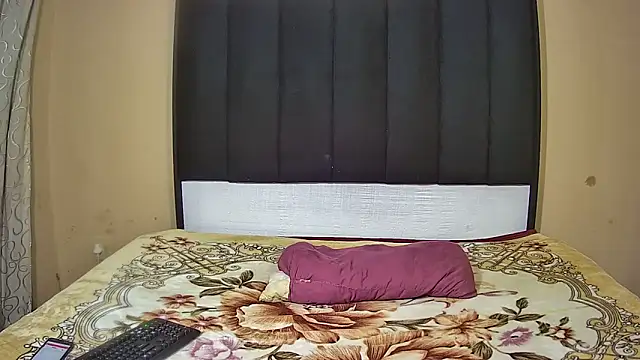 DesiredQueen27 online show from 04/09/26, 04:14