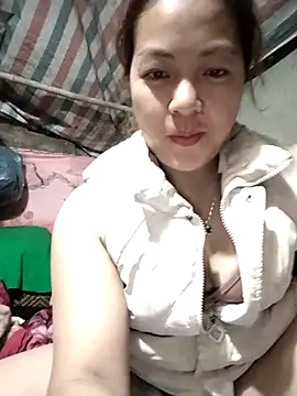 Snapshot of Lucky_cutee chatting on 05/03/26, 04:39 Lucky cutee online show from 05/03/26, 04:39