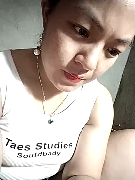Snapshot of Lucky_cutee chatting on 05/07/26, 04:06 Lucky cutee online show from 05/07/26, 04:06