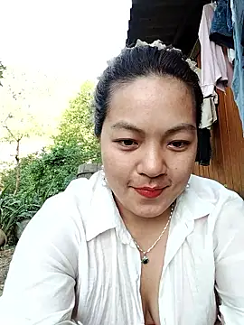 Snapshot of Lucky_cutee chatting on 05/14/26, 12:07 Lucky cutee online show from 05/14/26, 12:07