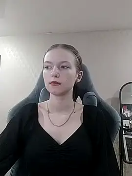 Yzi online show from 12/23/25, 09:52