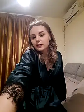 Molly Voss online show from 02/23/26, 05:57