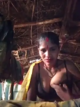 Snapshot of Rajni_hote chatting on 12/23/25, 04:45 Rajni hote online show from 12/23/25, 04:45