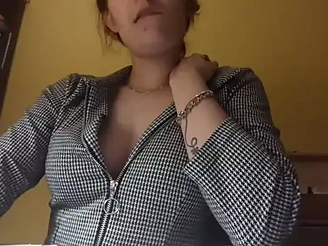 miammim online show from 12/21/25, 03:41