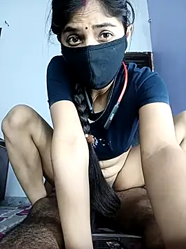 Curvy Kavya online show from 04/08/26, 07:43