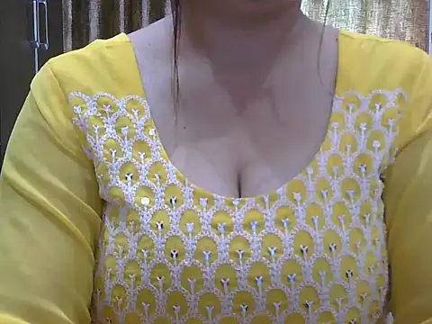 navdeepkour online show from 04/04/26, 04:52