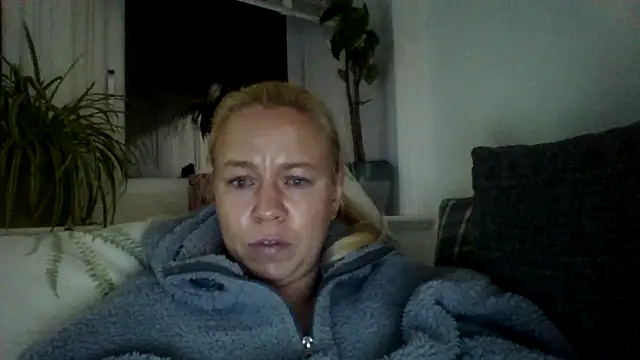 jennyblondeuk online show from 02/12/26, 07:24