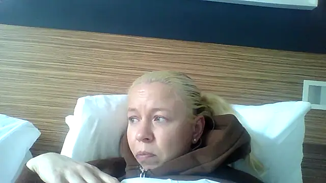jennyblondeuk online show from 04/10/26, 04:25