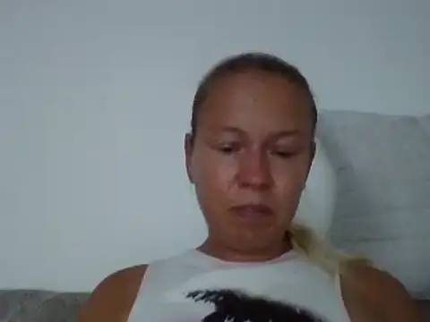 jennyblondeuk online show from 07/08/26, 03:34