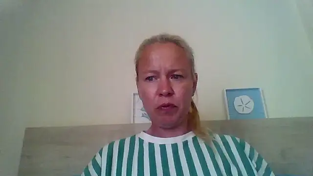 jennyblondeuk online show from 04/28/26, 04:33
