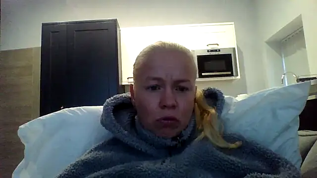 jennyblondeuk online show from 04/02/26, 05:30