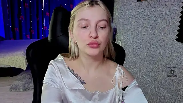 Snapshot of Eva_Vibe_ chatting on 02/11/26, 04:12 Eva Vibe online show from 02/11/26, 04:12