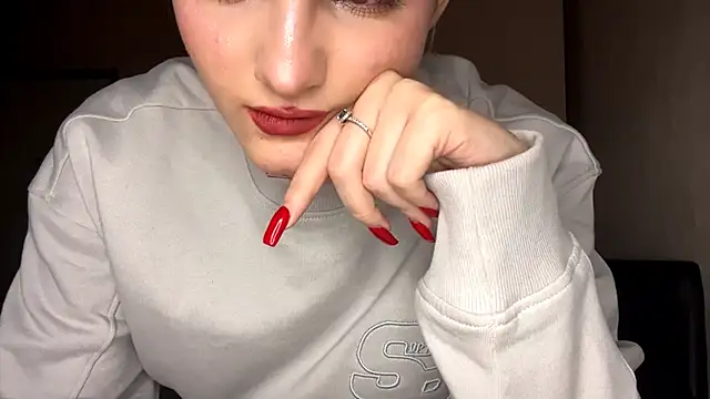 EmllyLighty online show from 01/11/26, 08:32