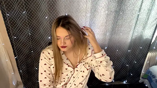 Snapshot of EmllyLighty chatting on 01/18/26, 09:24 EmllyLighty online show from 01/18/26, 09:24