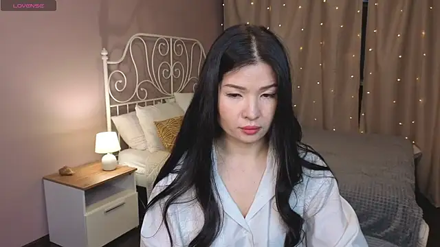 Lea Apple online show from 06/17/26, 12:11