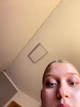 EmmiPemmi online show from 12/21/25, 01:46