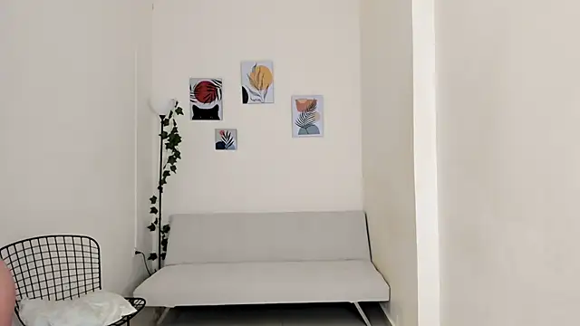 Snapshot of Zenith_glow chatting on 01/19/26, 02:59 Zenith glow online show from 01/19/26, 02:59