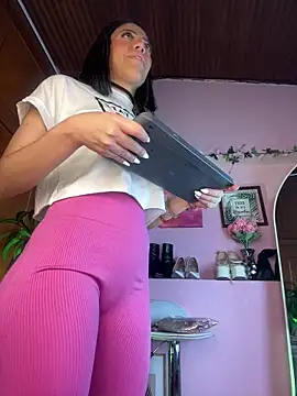  zoe bakerr online show from 03/18/26, 03:57