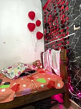 TheSexyLaura online show from 02/12/26, 09:14