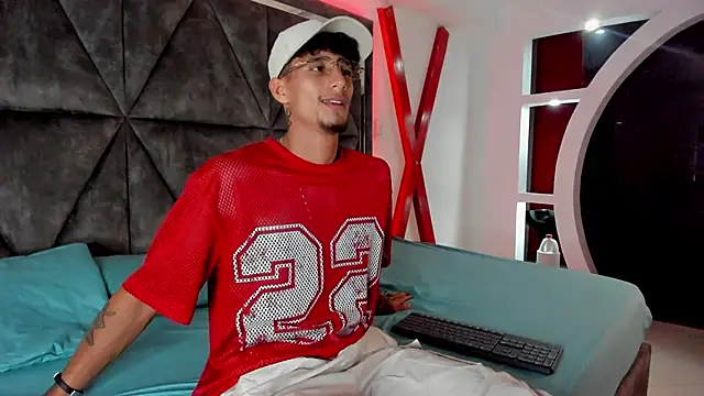 Stone Biker online show from 12/23/25, 02:11