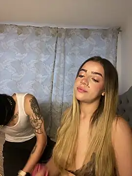 Snapshot of cute_emmma chatting on 02/27/26, 11:21 cute emmma online show from 02/27/26, 11:21