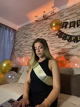 cute emmma online show from 03/24/26, 11:43