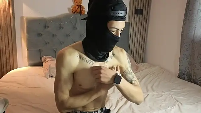 cute emmma online show from 04/18/26, 10:50