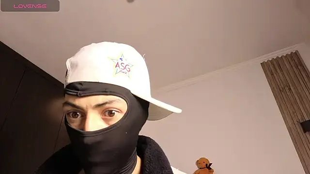 cute emmma online show from 04/30/26, 11:06