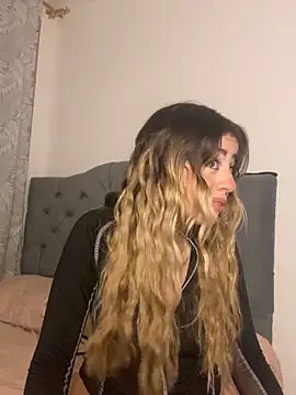 Snapshot of cute_emmma chatting on 02/22/26, 10:50 cute emmma online show from 02/22/26, 10:50