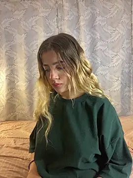 Snapshot of cute_emmma chatting on 02/04/26, 11:27 cute emmma online show from 02/04/26, 11:27