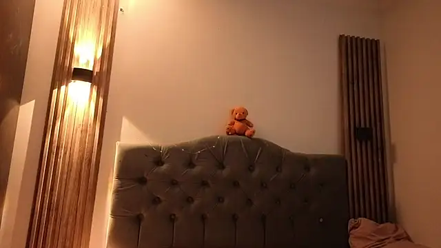 cute emmma online show from 04/15/26, 11:16