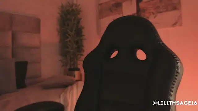 Lilith Sage  online show from 03/31/26, 08:33