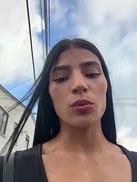 Ema Rose  online show from 12/21/25, 10:10