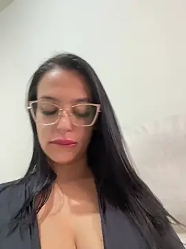 jujuarantes  2026 online show from 01/15/26, 12:41