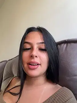 jujuarantes  2026 online show from 05/05/26, 02:09