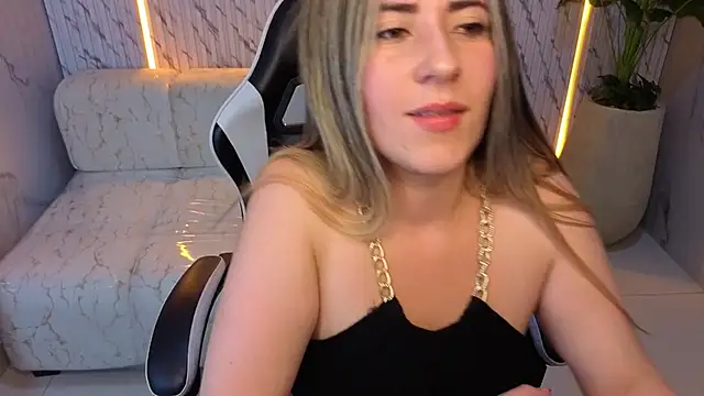 Phoebe Tx online show from 12/21/25, 09:26