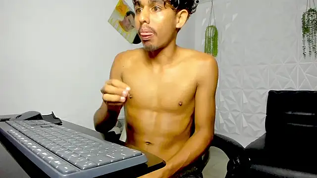 danny hot23  online show from 04/18/26, 07:07