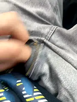 akindrv1 online show from 12/21/25, 12:29