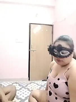 Snapshot of DesiSeductress chatting on 06/19/26, 05:08 DesiSeductress online show from 06/19/26, 05:08