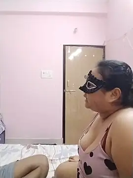 Snapshot of DesiSeductress chatting on 07/16/26, 06:05 DesiSeductress online show from 07/16/26, 06:05