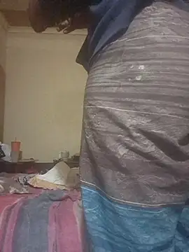 Snapshot of yourburget chatting on 02/15/26, 10:36 yourburget online show from 02/15/26, 10:36