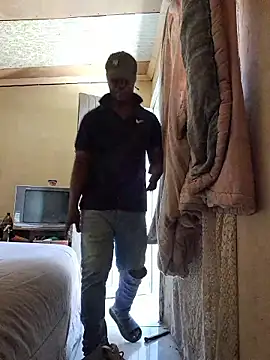 Snapshot of yourburget chatting on 01/12/26, 10:00 yourburget online show from 01/12/26, 10:00