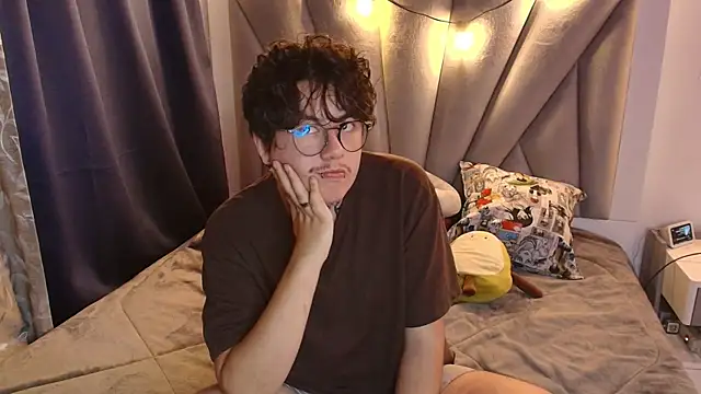 VelvetKai nom online show from 04/13/26, 02:37