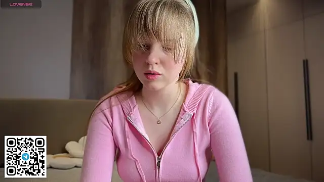 steffi meoww online show from 04/07/26, 09:16