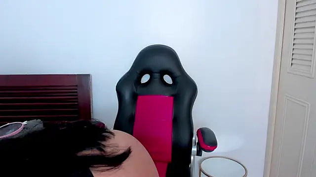 Megansweetcome online show from 04/12/26, 07:17