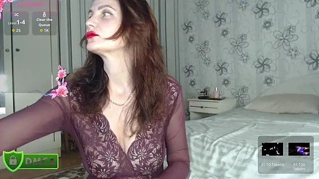 LindaXSteve online show from 11/08/25, 10:35