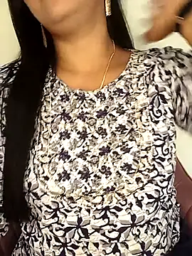 Deshi bhabhi143 online show from 04/05/26, 06:20