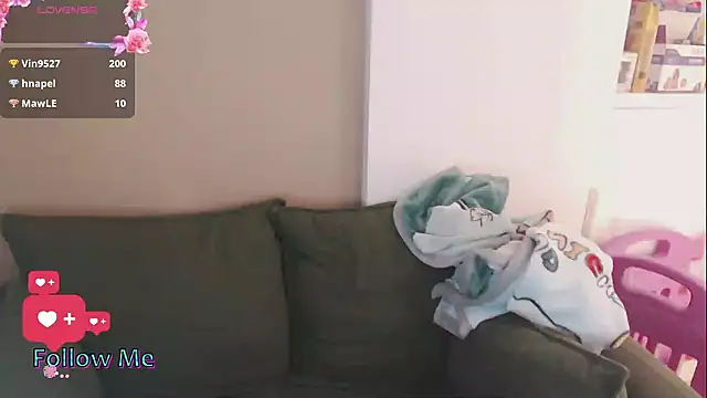 Snapshot of whitecat13 chatting on 05/06/26, 12:09 whitecat13 online show from 05/06/26, 12:09